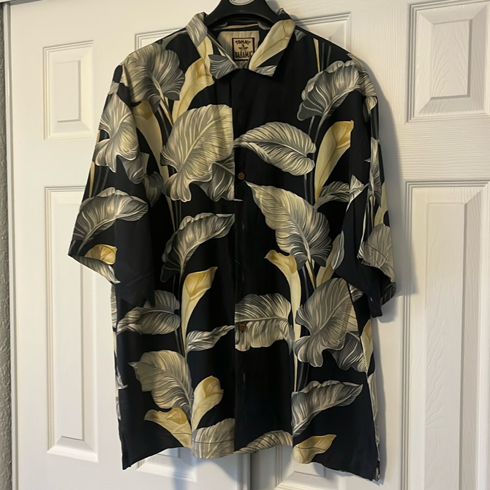 Men’s Tommy Bahama short sleeve button up tropical XL